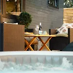 公寓 Cozy Tiny House With Summer Whirlpool By Wagnerstays