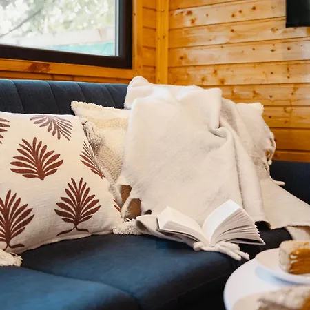 Cozy Tiny House With Summer Whirlpool By Wagnerstays Lejlighed Rehenice
